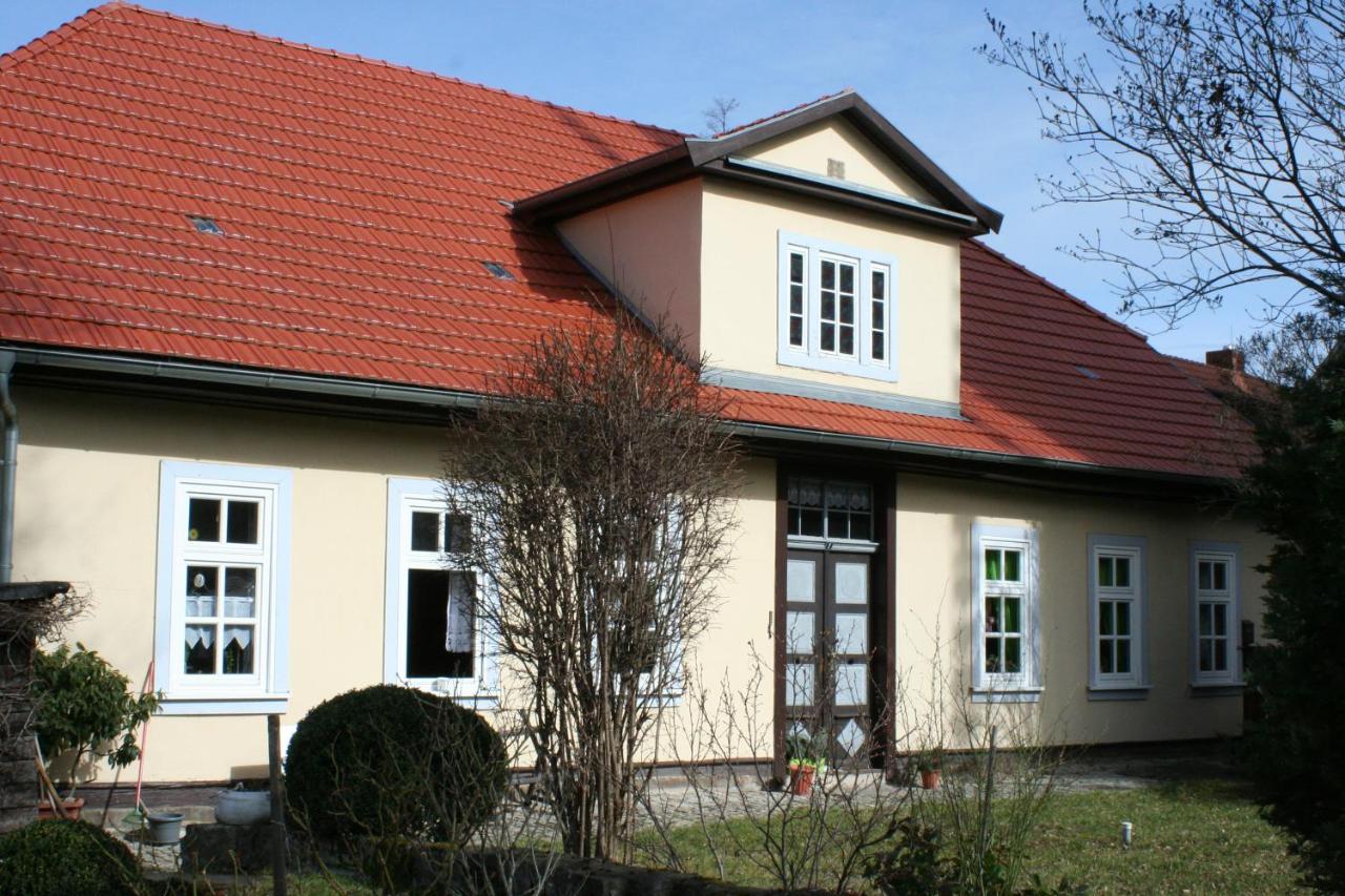 Haus Brunnenkunst Hotel Арнщат Екстериор снимка