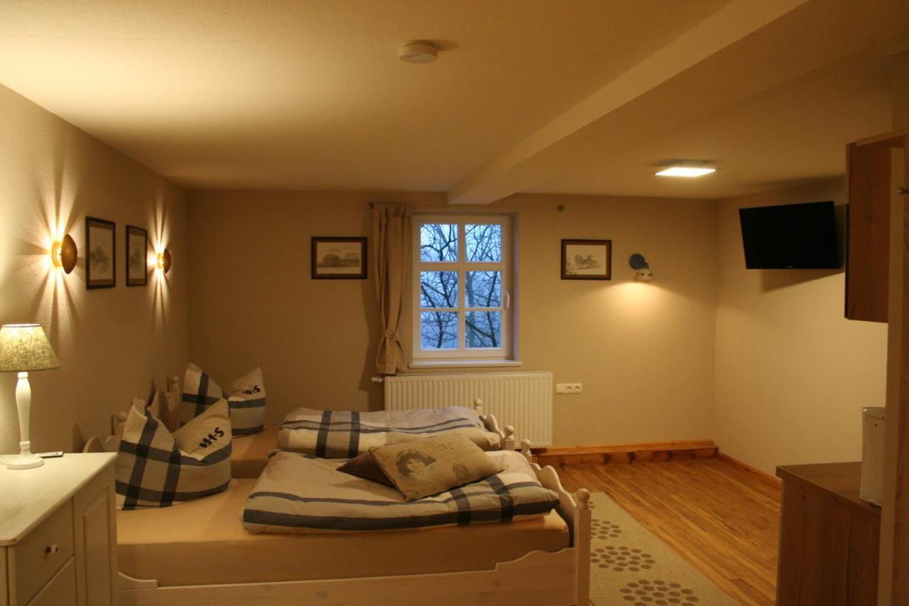 Haus Brunnenkunst Hotel Арнщат Екстериор снимка